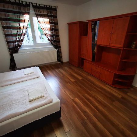 Máté apartman Gyula Exterior foto