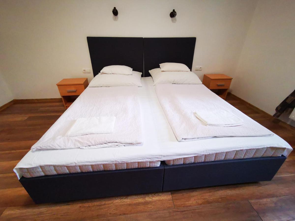 Máté apartman Gyula Exterior foto