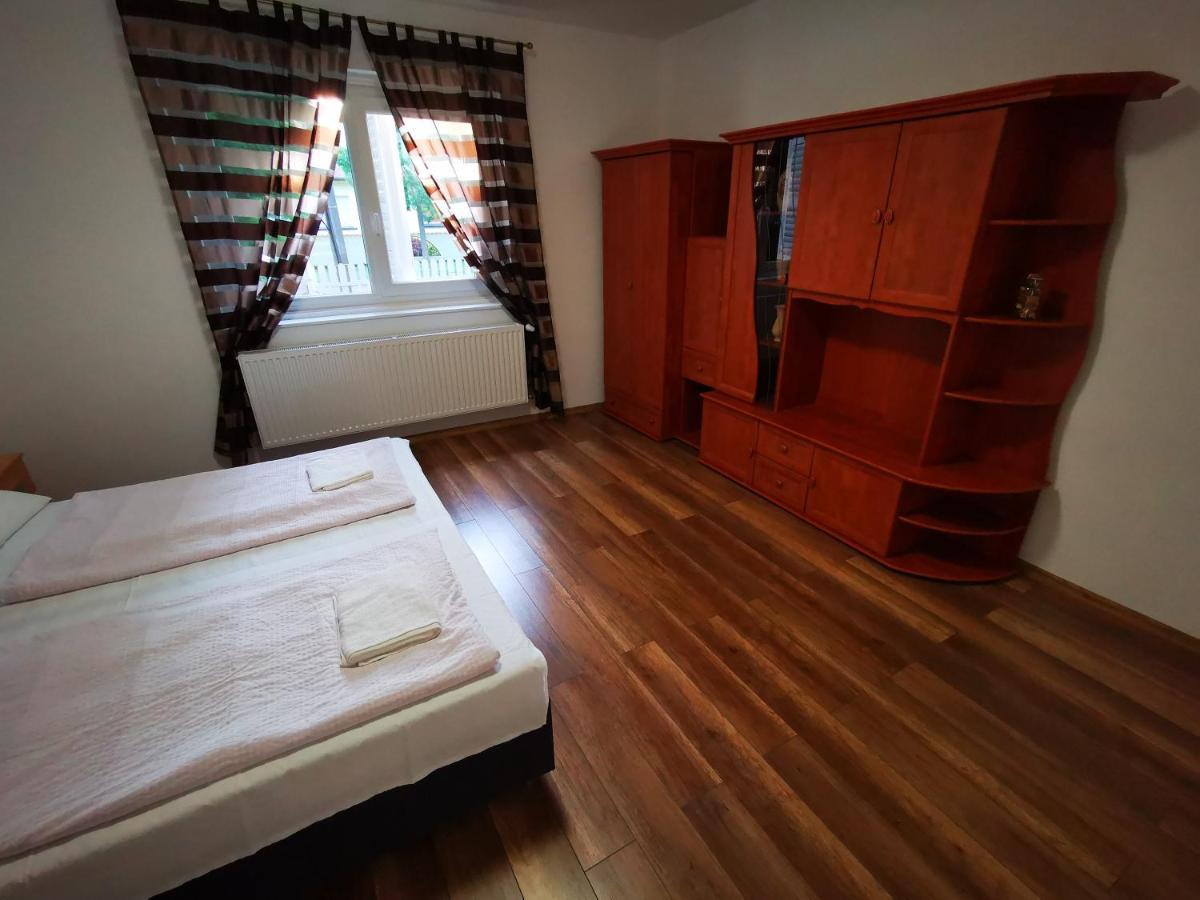 Máté apartman Gyula Exterior foto