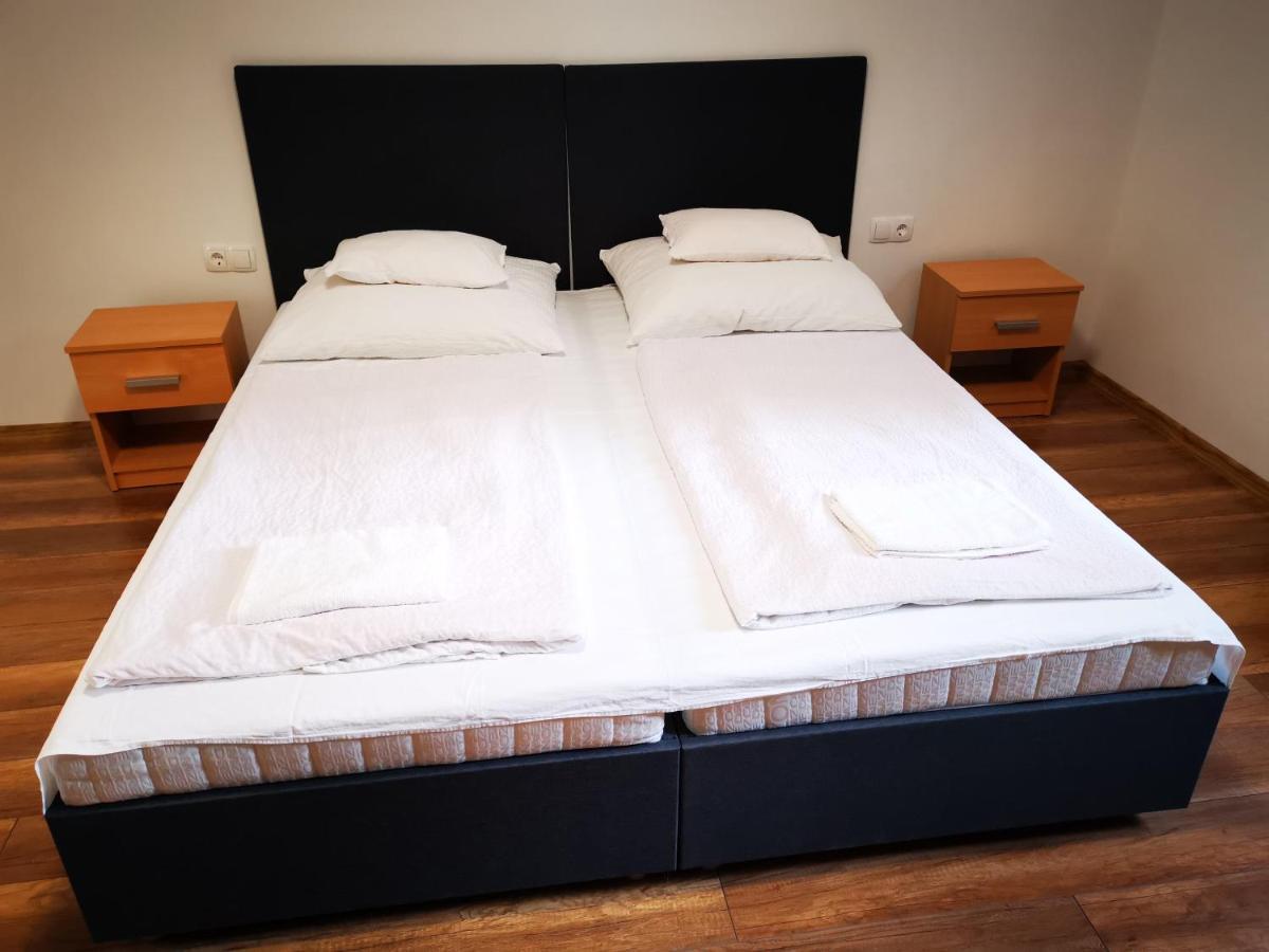 Máté apartman Gyula Exterior foto